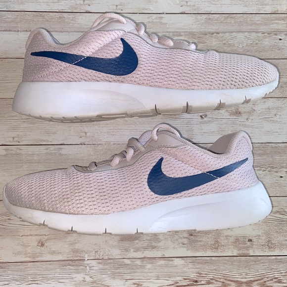 Nike Light Pink Girls Running Sneaker - Picture 3 of 7